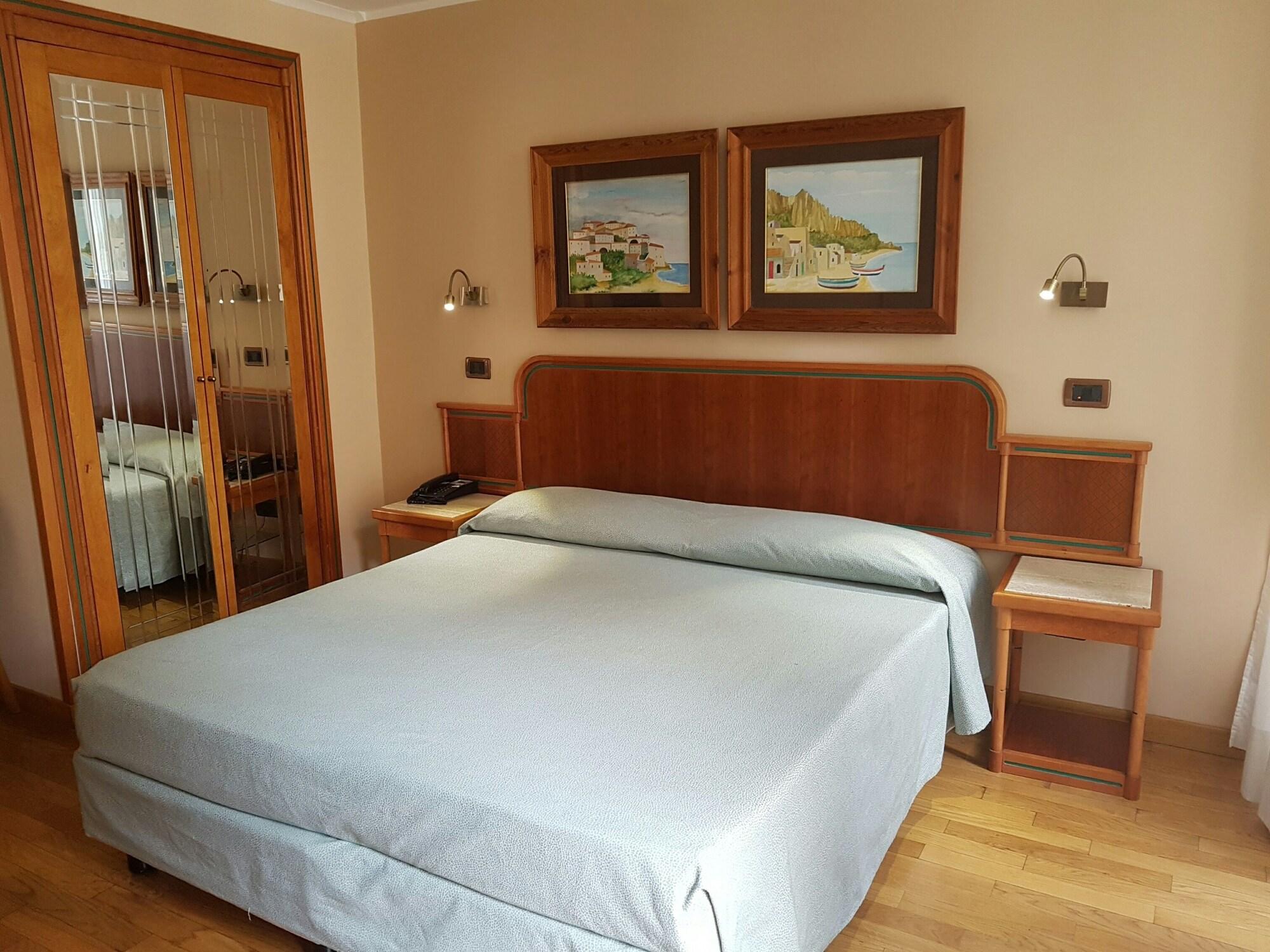 Hotel Regno Roma Ngoại thất bức ảnh