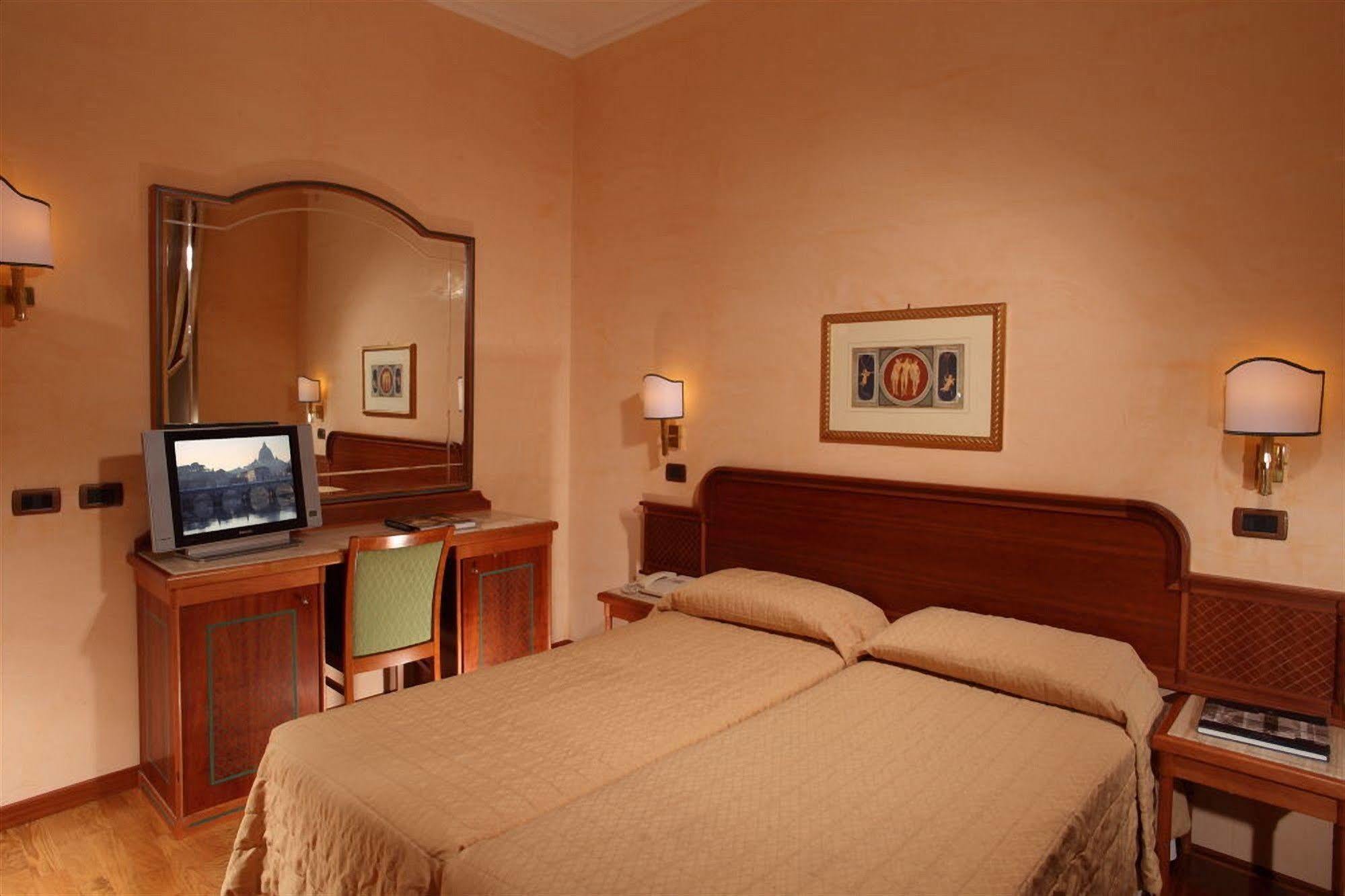 Hotel Regno Roma Ngoại thất bức ảnh